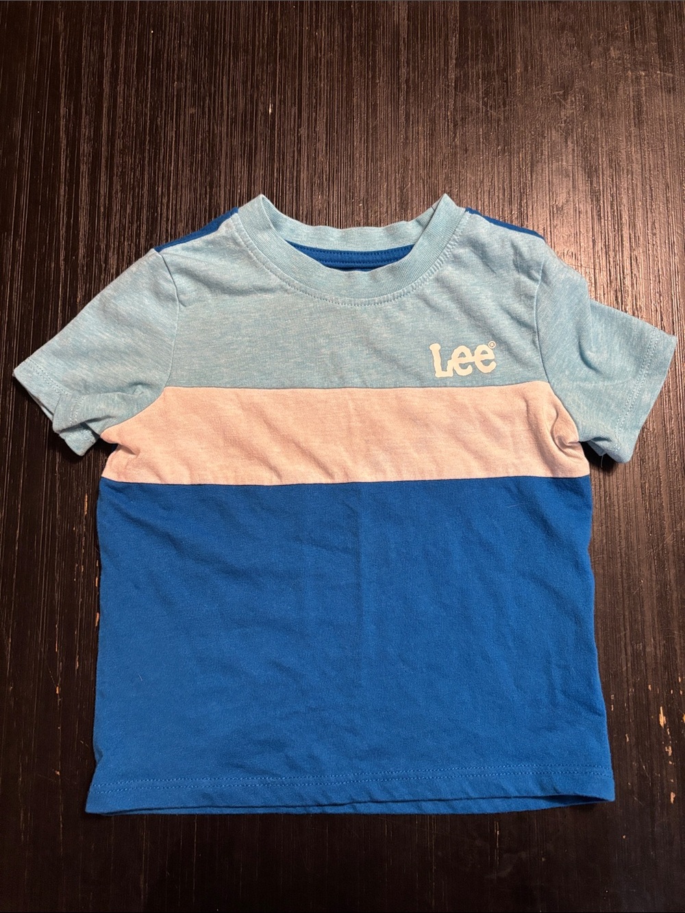 ☀️3/$15 bundle☀️ Lee Blue & Light Blue Colorblock Short Sleeve Tee